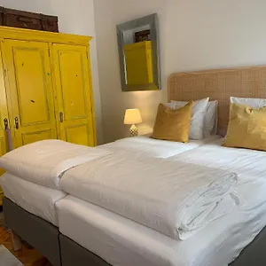 Beautiful Private Next To Lisbon - New Habitación en casa particular Paço de Arcos